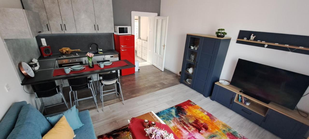 Napraforgo Apartman Apartment Szeged Bagian luar foto
