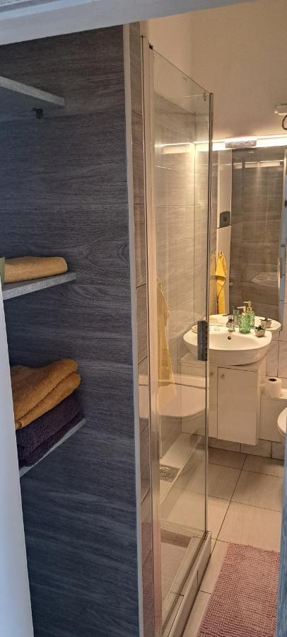 Napraforgo Apartman Apartment Szeged Bagian luar foto